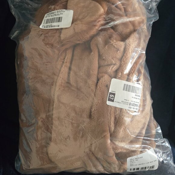 The Wizard of Oz Cowardly Lion robe by Dolls Kill - Picture 3 of 3